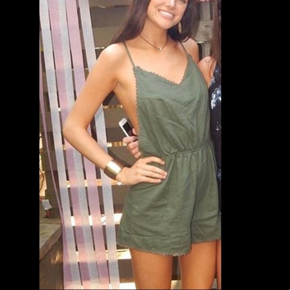 Green romper - Picture 2 of 2